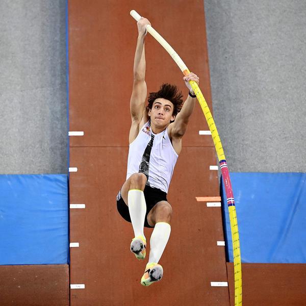 公牛爆冷法国男篮，费沃斯打破历史纪录