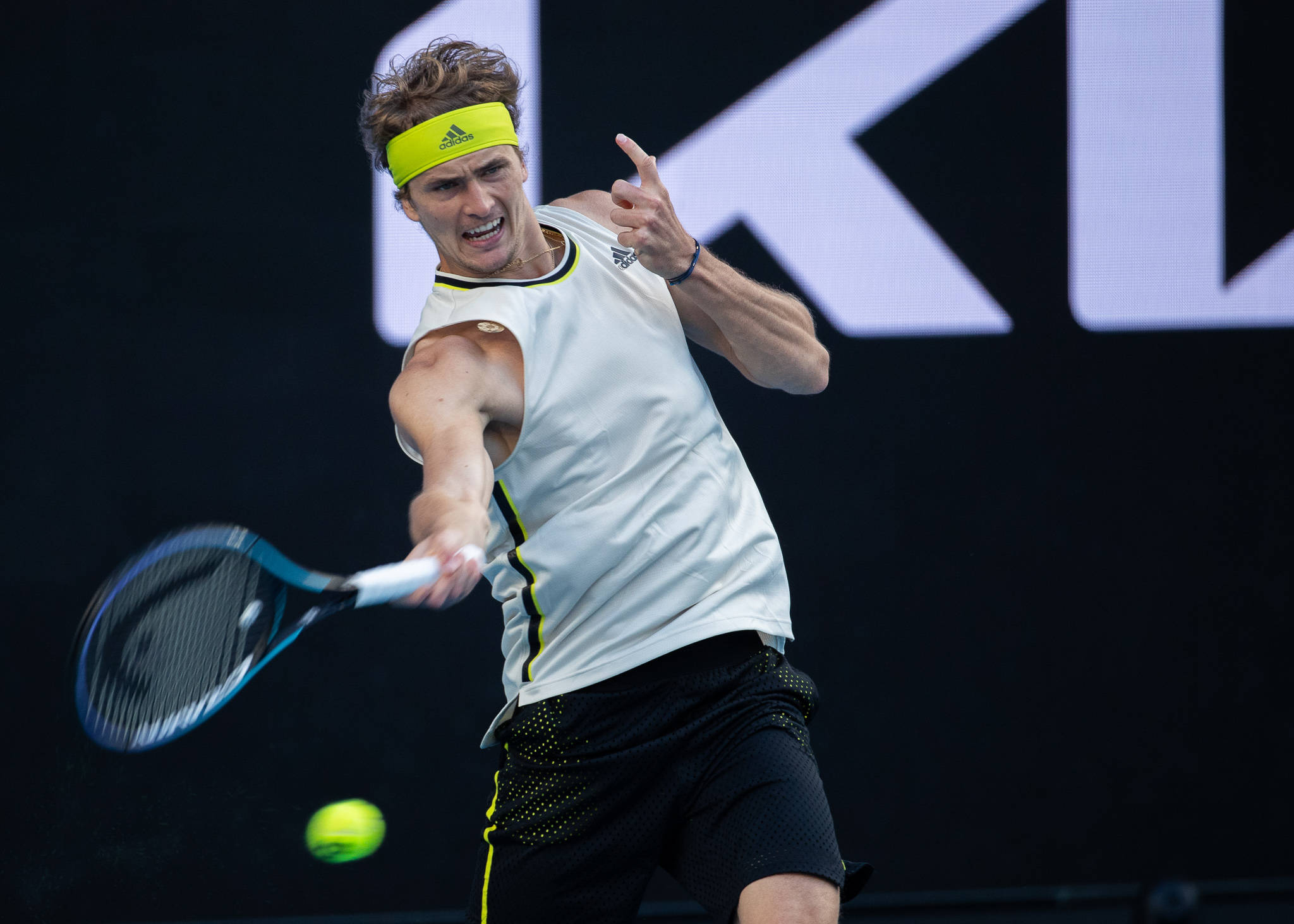 中国米兰体育-世界网球队绝杀澳大利亚网球队，兹维列夫完成帽子戏法的简单介绍