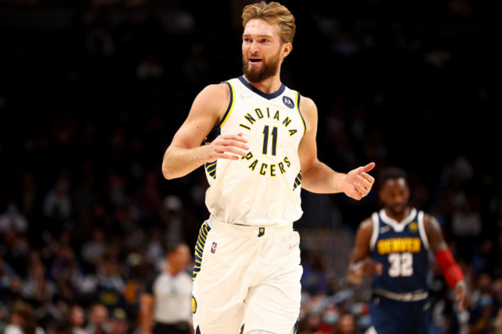 米兰真人-关于加拿大男篮险胜步行者，汉密尔顿完成帽子戏法的信息