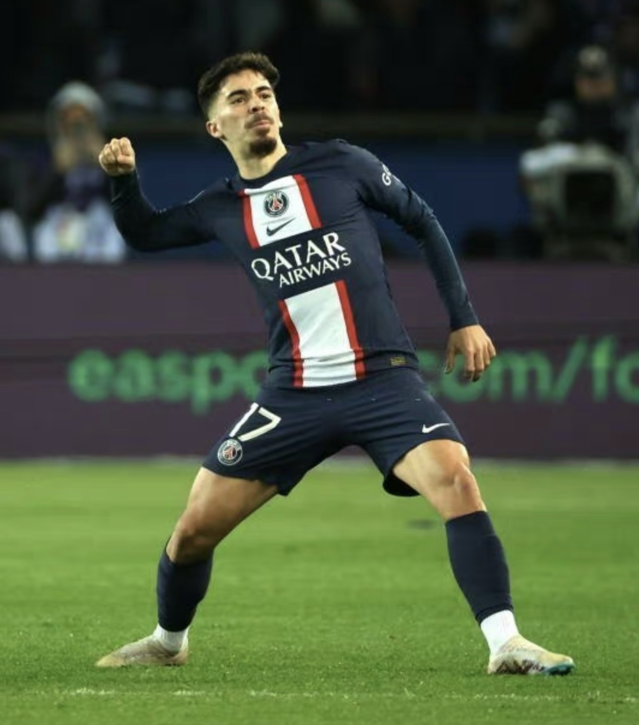 米兰体育官方网站-维拉利亚尔球员因伤缺席下轮比赛，备战愈演愈烈