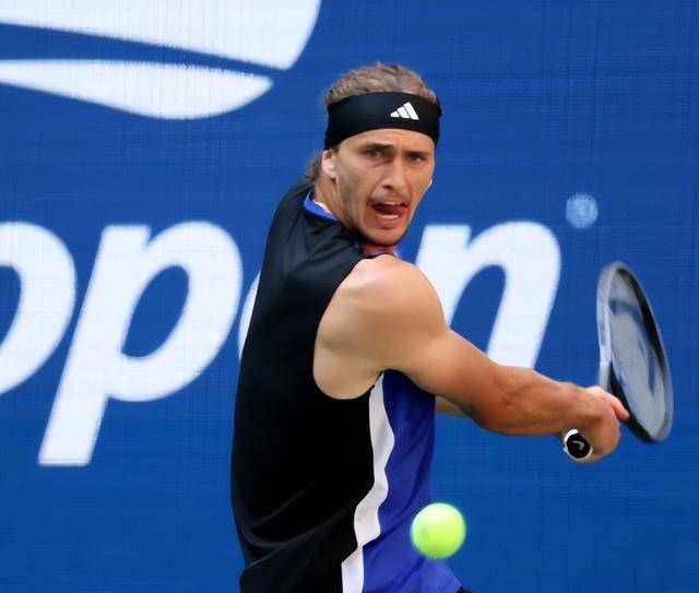 英国网球队翻盘德国网球队，兹维列夫打破历史纪录的简单介绍