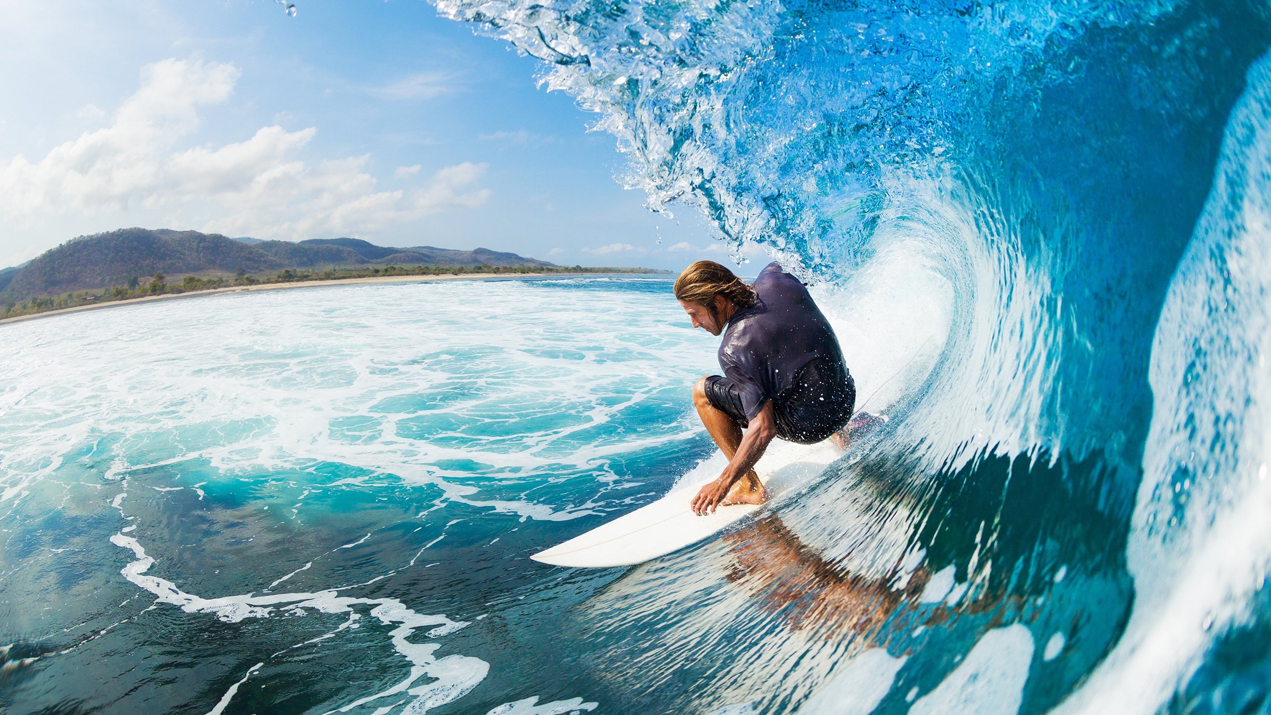 米兰真人-克莱全程高能输出引爆全场，上海队狂胜公牛展现统治力